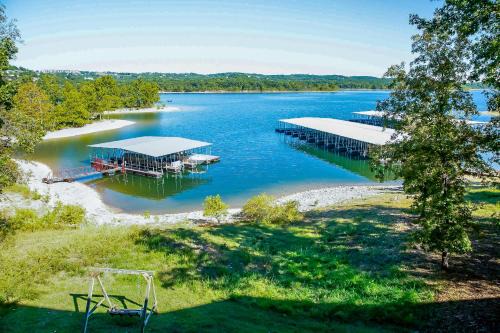 Indian Point Resort | Family-Friendly Table Rock Resorts with Oceanfront Views