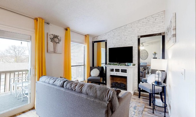 Table Rock Apartment | Discover Table Rock Terrace: 10/10 Rated with Pool & Hot Tub