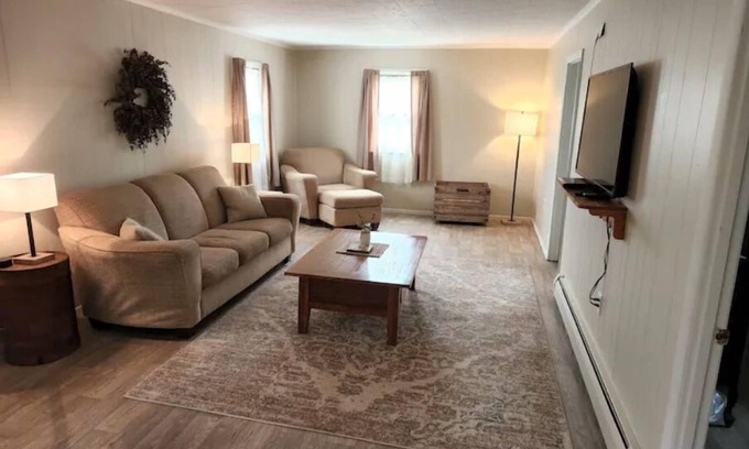 Patton Cottage | Highly Rated Tackett's Cottage Near Lake and State Park