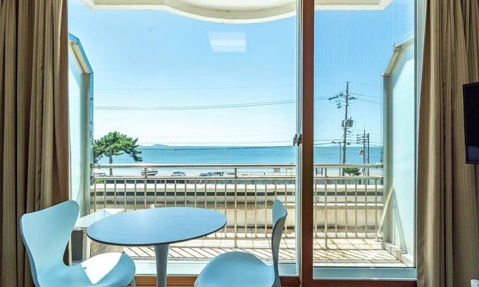 Taean Hotel | Cozy Taean Ocean Beach: Family-Friendly Getaway Awaits