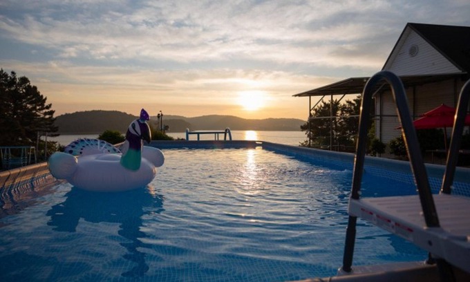 Nam House | Discover Taean Red Pension: Family-Friendly Retreat with Pool
