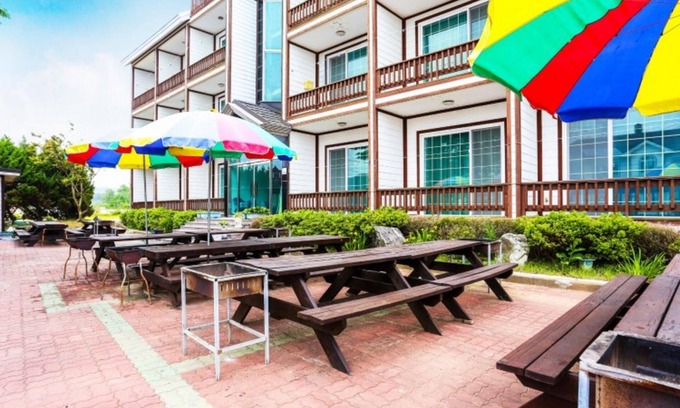 Wonbuk House | Eco-Friendly Taean Sinduri Park Pension - Family Friendly Stay