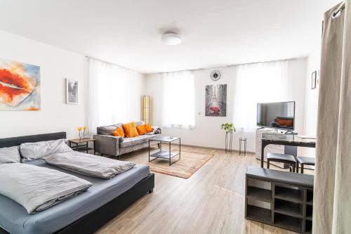 Tuttlingen Apartment | Cozy TAGBLATT Apartment 2 with On-Site Restaurant
