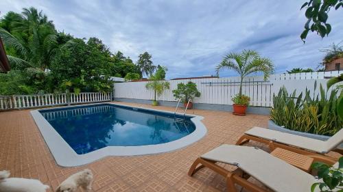 Pirae House | Teakavehere Pool: 4-Star Family Retreat in Tahiti