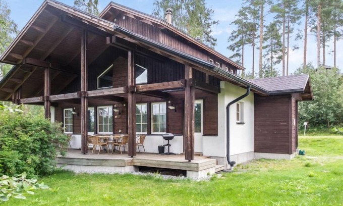 Tahkovuori House | Relax at Tahkon Rummikub - Lake View & Spa Amenities