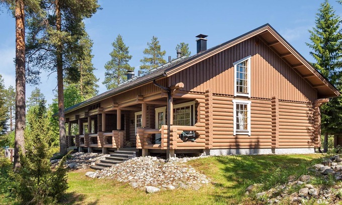 Tahkovuori House | Inviting Tahkon Tikka: Lakeside Escape with Spa & Breakfast