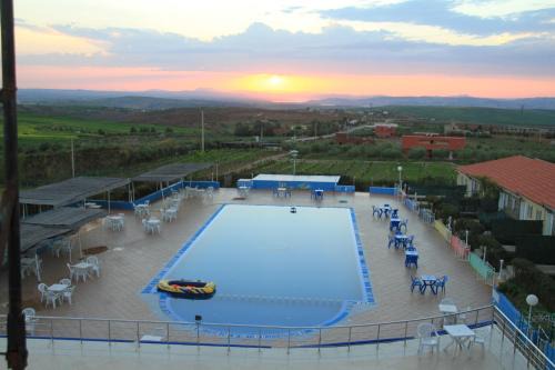 Matmata Hotel | Relax at Tahla Garden: Oceanfront Retreat with Pool & Spa