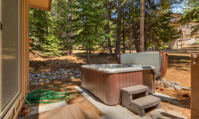 Pioneer Trail House | Elegant 4 Bedroom Retreat with Hot Tub in South Lake Tahoe