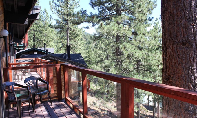 Incline Village House | Inviting Tahoe Chaparral: Private Beach & Ocean Views Await