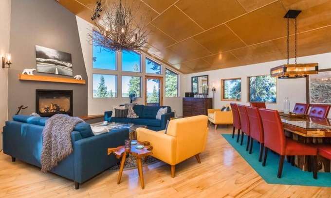 Truckee Villa | Elegant Tahoe Donner 4BR Retreat with Hot Tub & Pool