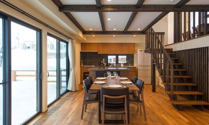 Hirafu House | Unforgettable Tahoe Lodge: 4-Star Comfort with Dining & Kitchen