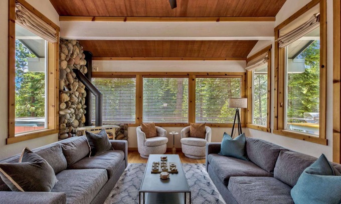 Kingswood Estates Cabin | Experience Tahoe Trail House: Hot Tub & Trails Await You