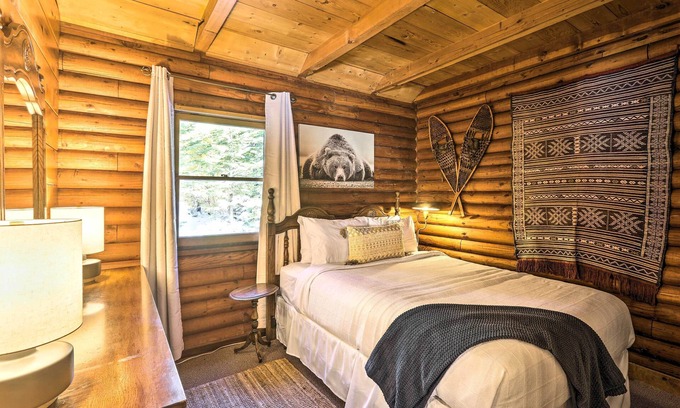 Kings Beach Cabin | Pet-Friendly Tahoe Vista Cabin with Deck Near Kings Beach
