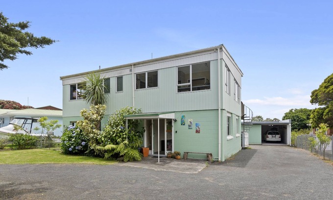 Paihia House | Family-Friendly Tahuna Escape - Oceanfront Holiday Home