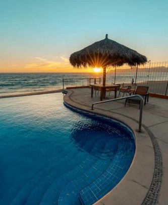 Barra de Navidad House | Family-Friendly Tai Condo 2 with Oceanfront Pool Access
