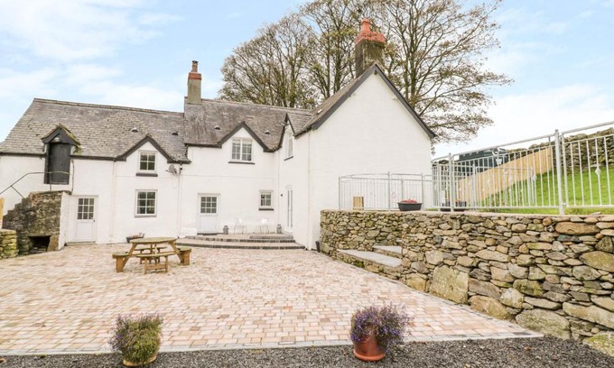 Corwen House | Unforgettable Stays at Tai Ucha - 4 Star Guest Rated 10/10