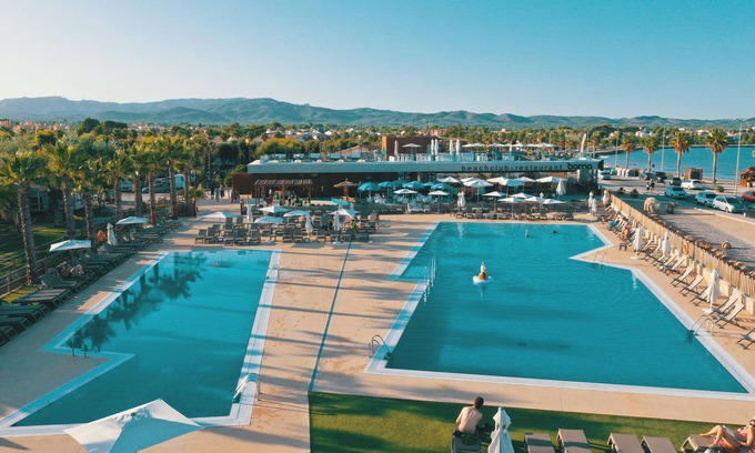 L'Ampolla RV Rental | Discover TAIGA DELTA DE L'EBRE: Oceanfront Bliss Awaits