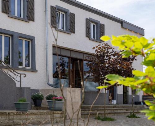 Beaufort House | Explore Tailor's Trail Gîte d'Adventure in Beaufort