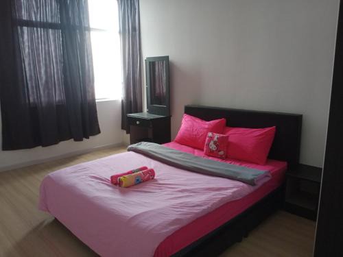 Larut Apartment | Cozy Taiping Comfort Condo Homestay with Family Amenities