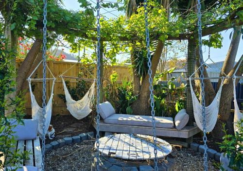Tairua House | Tairua Garden Hideaway - Homestay with Private Room