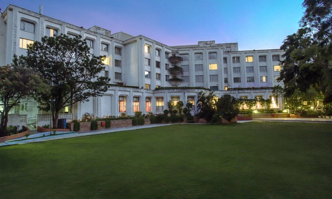 Banjara Hills Hotel | Elegant Stay at Taj Deccan: 5-Star Comfort Awaits