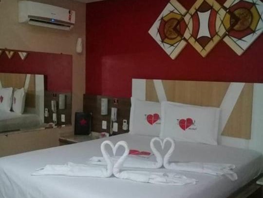 Castelo Hotel | Budget-Friendly Stay at Taj Mahal Motel with Breakfast Included