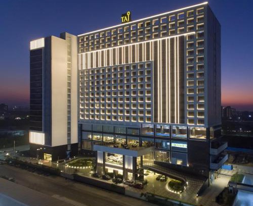 Thaltej Hotel | Experience Taj Skyline Ahmedabad: A 5-Star Retreat with a Pool