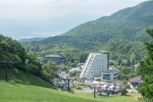 Zaoonsen Hotel | Relax at Takamiya Hotel Rurikura Resort with Hot Tub Access