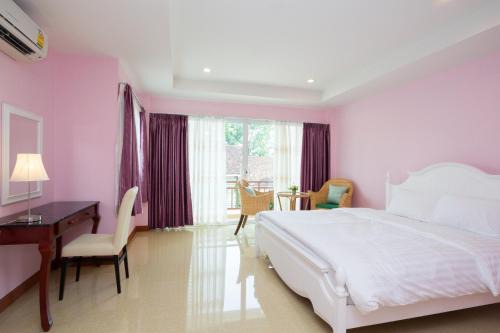 Ban Luam Apartment | Discover Takanta Place: Family-Friendly with Kitchen Access