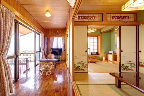 Okinawa House | Family-Friendly Retreat at Takashi House - Rated 9/10