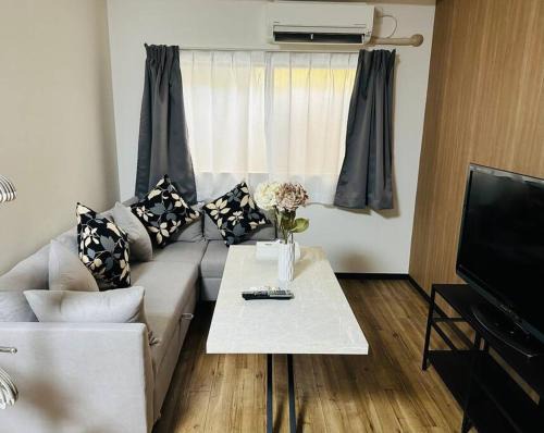 Ikuno Villa | Comfortable Stay Near Tsutenkaku with Hot Tub & WiFi