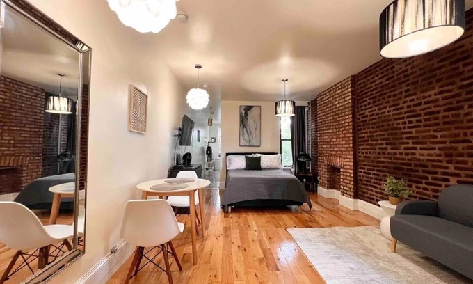 Bushwick Apartment | Relax and Recharge in a Bright, Family-Friendly Studio