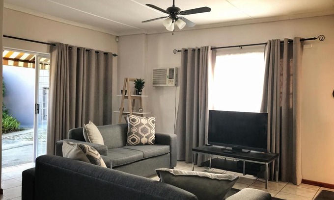 Old Place Apartment | Relaxing Self Catering Retreat with Kitchen & Breakfast Options