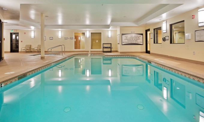 Reno/Tahoe Airport Condo | Relax by the Pool in a Cozy 1 Bedroom Suite near Reno