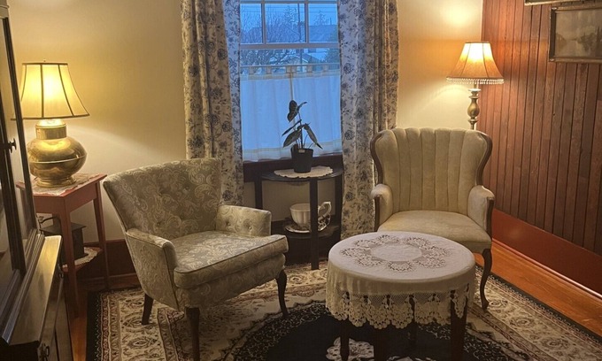 Chilliwack Proper Village West Bed & Breakfast | Experience Timeless Elegance at This Heritage Home Hotel
