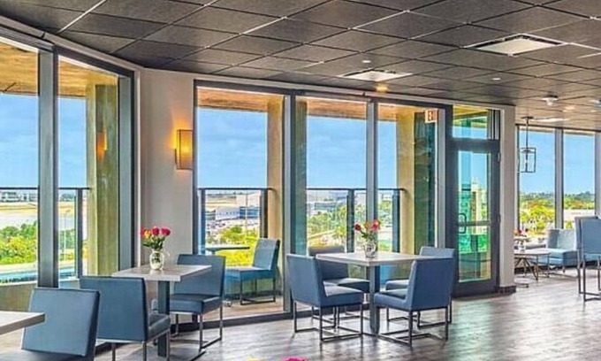 Miami Springs Hotel | Unforgettable Getaway: Poolside Units Near Bayfront Park