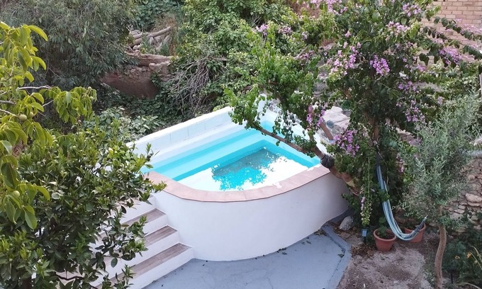 Murchas Cottage | Relax at This Unique Tranquil Getaway with Spa and Hot Tub