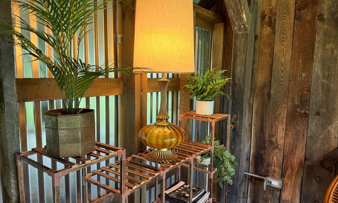 Hector Cabin | Relax at a Unique and Tranquil Family-Friendly Retreat