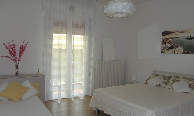 Mestre Apartment | Relax at Take It Easy Holiday Rent House with Spa & Breakfast