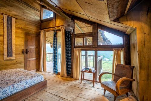 Sa Pa Cabin | Cozy TALACÀ Homestay: Pet-Friendly with Breakfast & Hot Tub