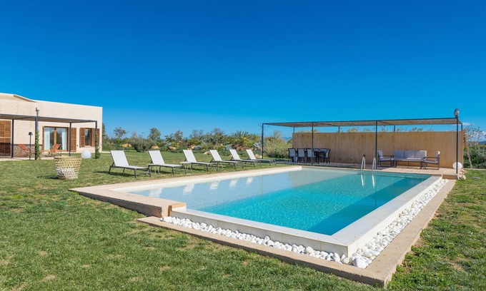 Campos Villa | Relaxing Villa with Private Pool in Campos - Free WiFi