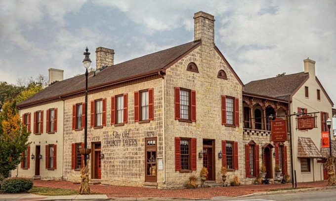 Bardstown Bed & Breakfast | Discover Talbott Tavern and Inn: Family-Friendly Retreat