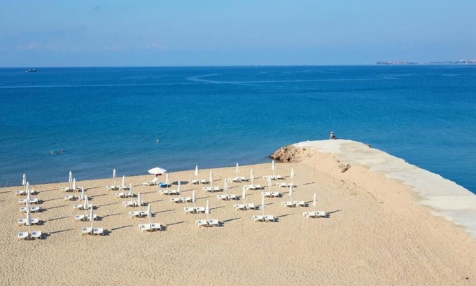 Elenite Apartment | Beachfront Taliana Hotel Apartments for Your Perfect Getaway
