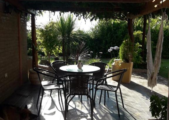 Tanti House | Relax at Talita Cumi: Family-Friendly with Pool & Hot Tub