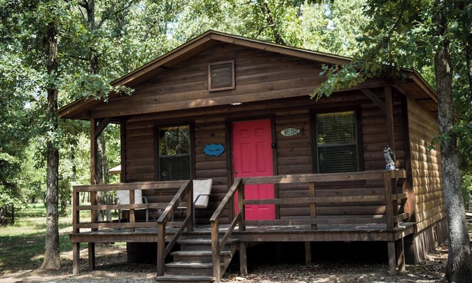 Hochatown Cabin | Pet-Friendly Getaway at Tall Oaks - 9.4/10 Rated Escape