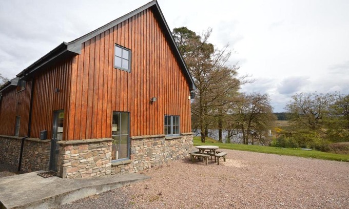 Spean Bridge House | Explore Oceanfront Tall Pines Apartment with Family-Friendly Amenities