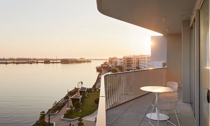 Newcastle Apartment | Oceanfront Apartment Talle by Follo in Newcastle's Honeysuckle