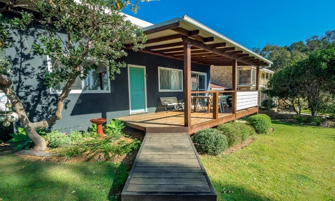 Bonny Hills House | Beachfront Bliss at Tallowood Cottage with Ocean Views