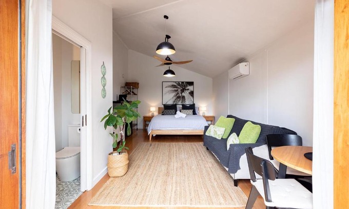 Suffolk Park Apartment | Relaxing Tallows Studio: Dog-Friendly & Steps to the Beach