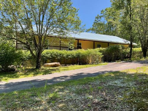 Wiley Apartment | Discover Tallulah Gorge Retreat: 4-Star Family-Friendly Getaway